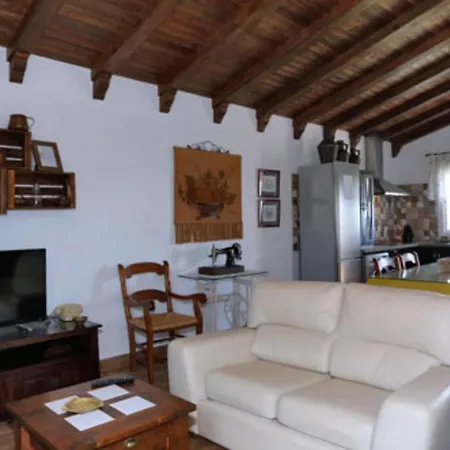Holiday home Casa Familiar Con Piscina, Barbacoa Y Jardin Cerca De La Playa En - Es-180-299