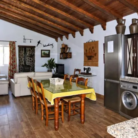 Casa Familiar Con Piscina, Barbacoa Y Jardin Cerca De La Playa En - Es-180-299 *