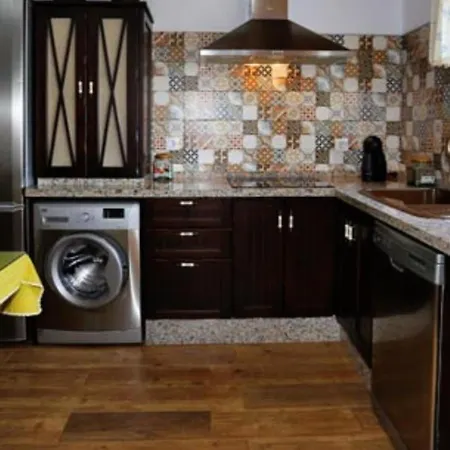 Casa Familiar Con Piscina, Barbacoa Y Jardin Cerca De La Playa En - Es-180-299 Conil De La Frontera